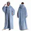 Poncho plaid femme long bleu ciel avec capuche doublée et poches.