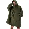 Poncho plaid homme vert olive avec capuche et poches.
