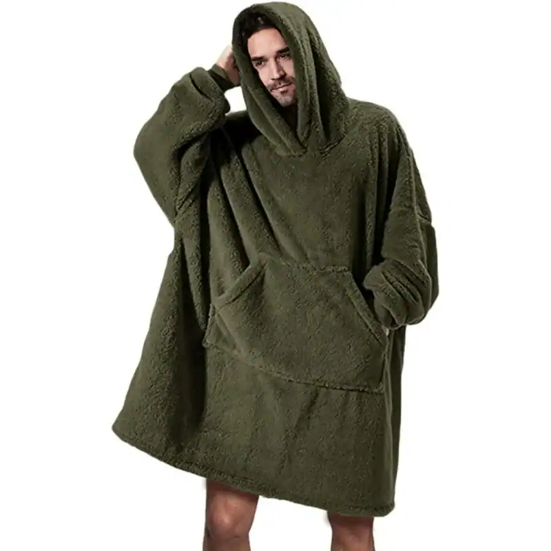 Poncho plaid homme vert olive avec capuche et poches.