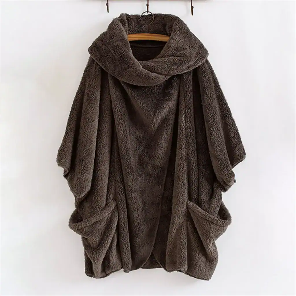 Poncho plaid sans capuche en polaire marron, style doux et ample avec poches.