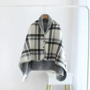 Poncho polaire avec boutons